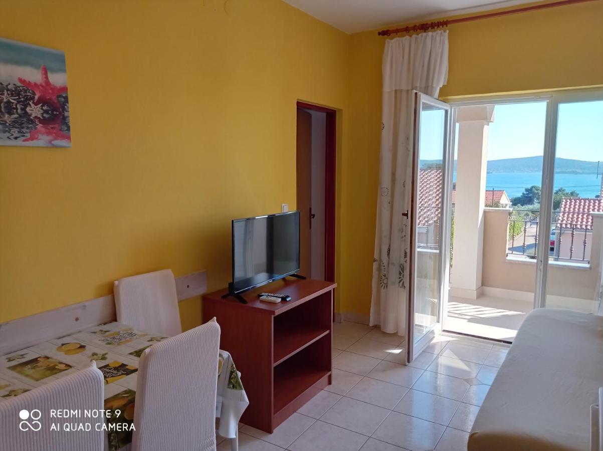 Apartments Vodopija 300M To The Beach Sveti Filip i Jakov Luaran gambar