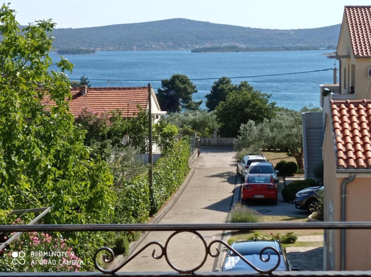 Apartments Vodopija 300M To The Beach Sveti Filip i Jakov Luaran gambar
