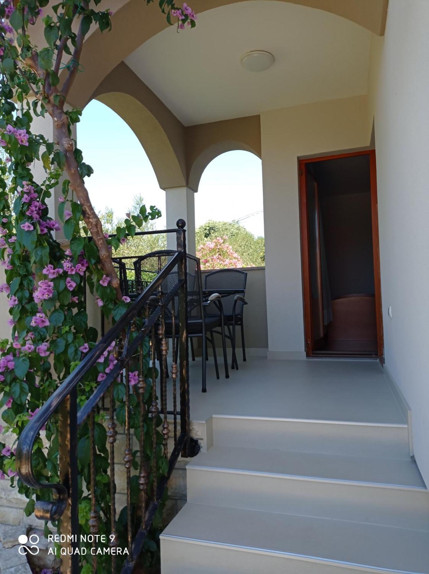 Apartments Vodopija 300M To The Beach Sveti Filip i Jakov Bilik gambar