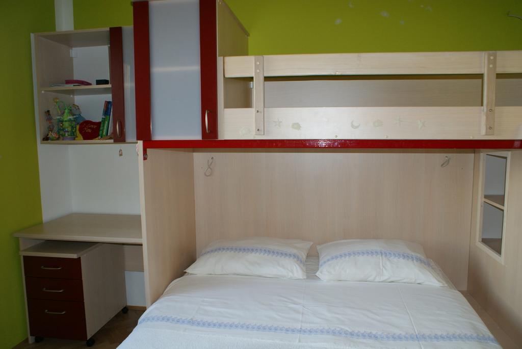 Apartments Vodopija 300M To The Beach Sveti Filip i Jakov Bilik gambar