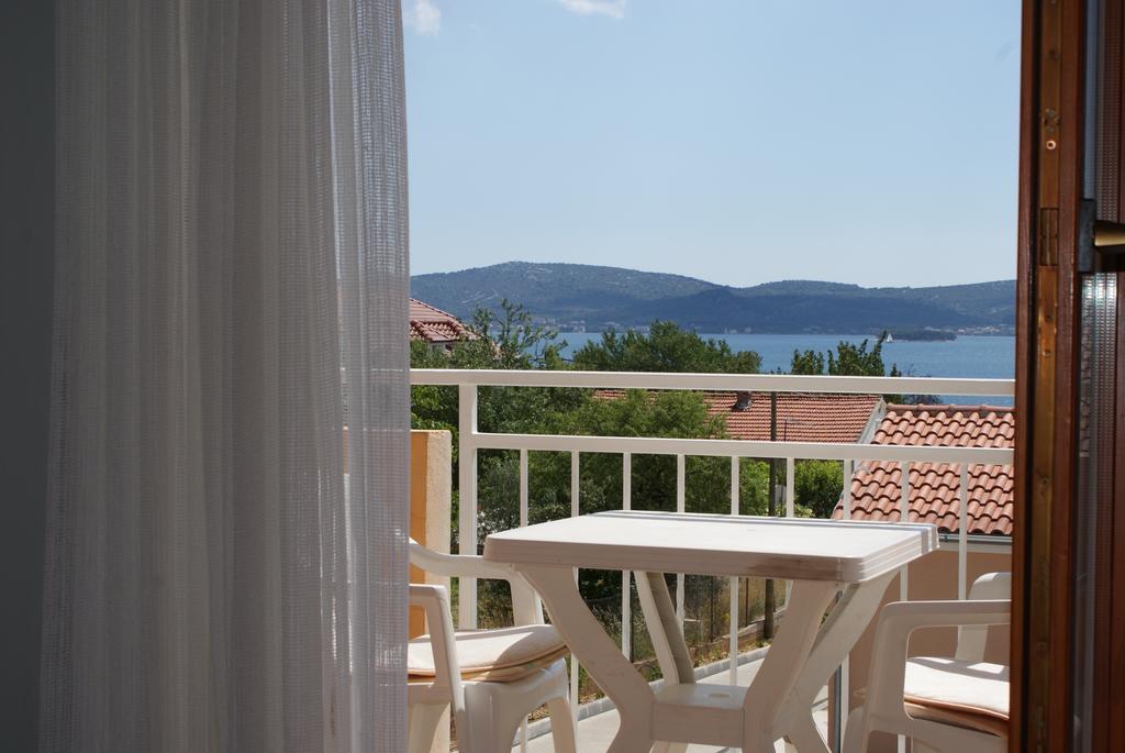 Apartments Vodopija 300M To The Beach Sveti Filip i Jakov Bilik gambar