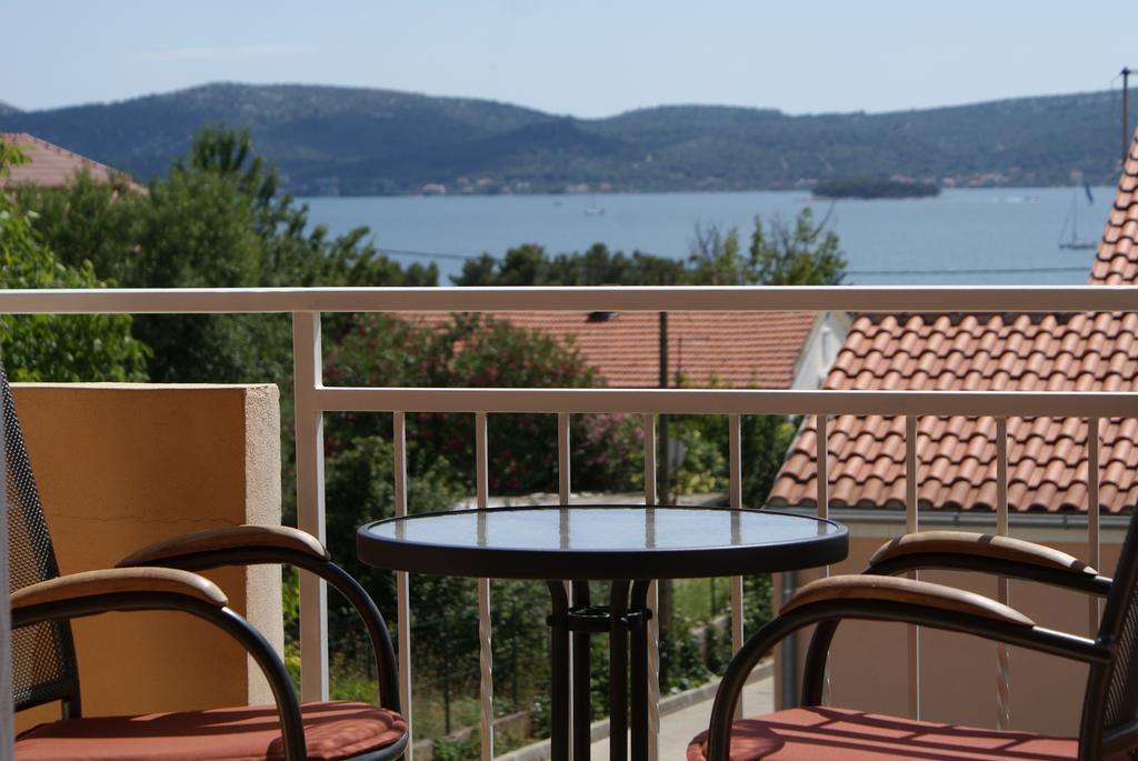 Apartments Vodopija 300M To The Beach Sveti Filip i Jakov Luaran gambar
