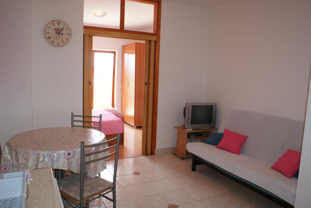 Apartments Vodopija 300M To The Beach Sveti Filip i Jakov Luaran gambar