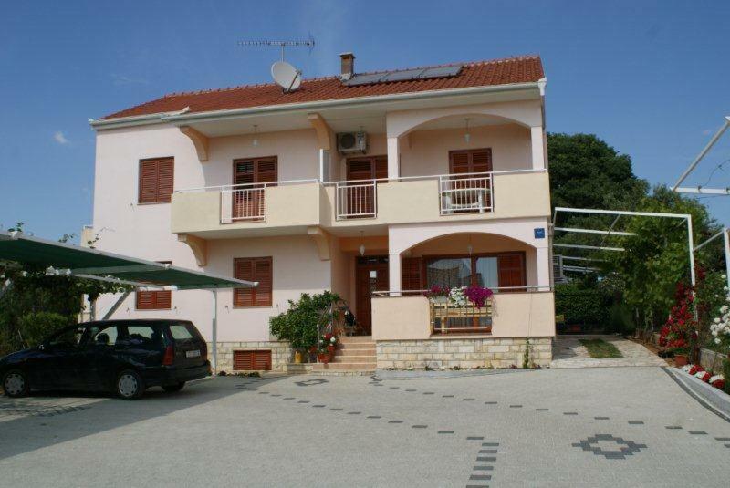 Apartments Vodopija 300M To The Beach Sveti Filip i Jakov Luaran gambar