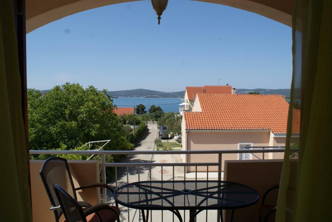 Apartments Vodopija 300M To The Beach Sveti Filip i Jakov Luaran gambar