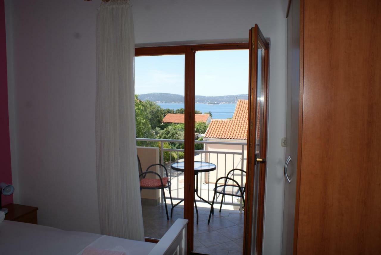 Apartments Vodopija 300M To The Beach Sveti Filip i Jakov Luaran gambar